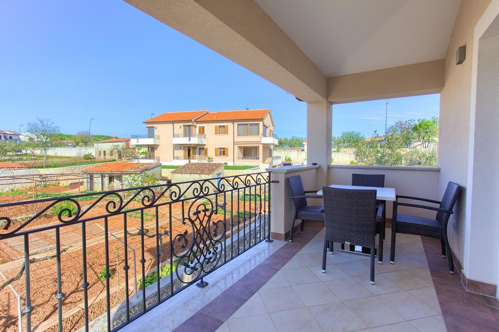 Hotel Villa Margaret Malinska Exterior photo